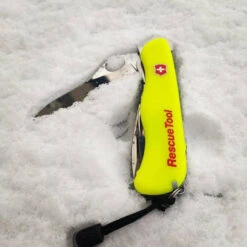 Victorinox Rescue Tool - Neon Yellow 12 Victorinox Rescue Tool - Neon Yellow -Campsite equipment 0.8623.MWN 6 600x600 ac79c16f 8645 44e6 a4c7 bc187f0b6d69