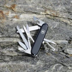 Victorinox Huntsman - Red Blistered -Campsite equipment 1.3713.3 6 600x600 f8991f6c 45a9 441d a346 361df8fbeed5