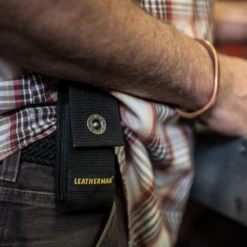 Leatherman Nylon Sheath With Pockets -Campsite equipment LM934932 8 600x600 53d89cfc cba2 4016 8e84 ac46e4a21939